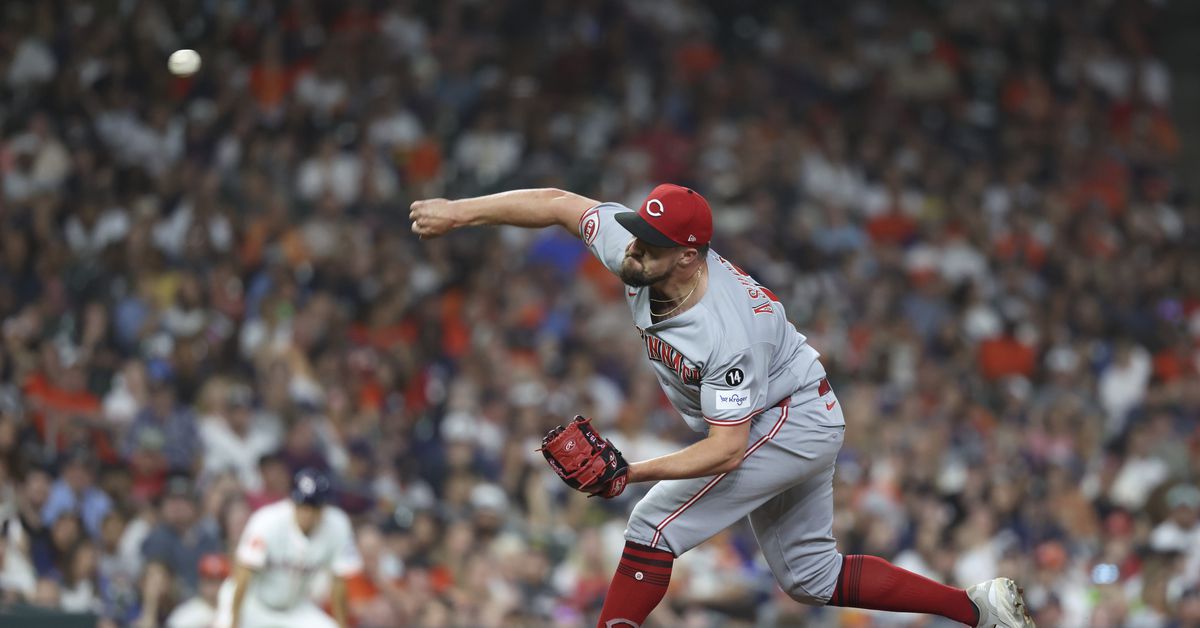 Reds Blast Astros 13-9 - The Crawfish Boxes