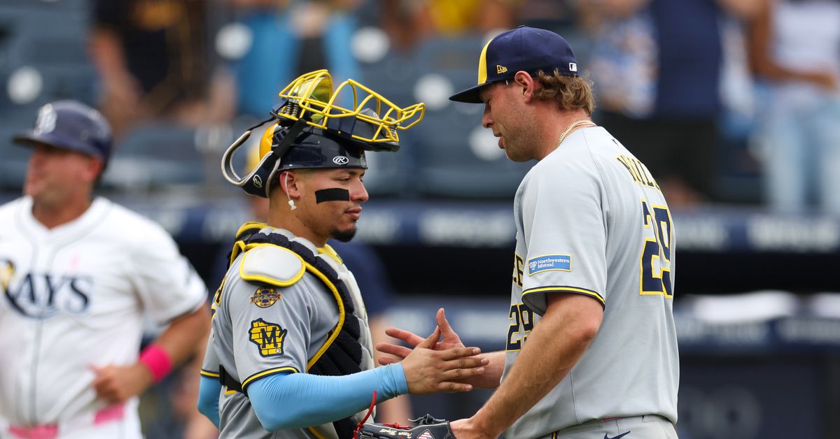 Yelich, Contreras homer as Brewers top Rays 4-2