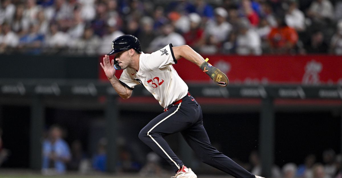 Carter to the injured list, Pillar active