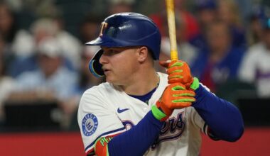 Joc Pederson has a fractured right hand