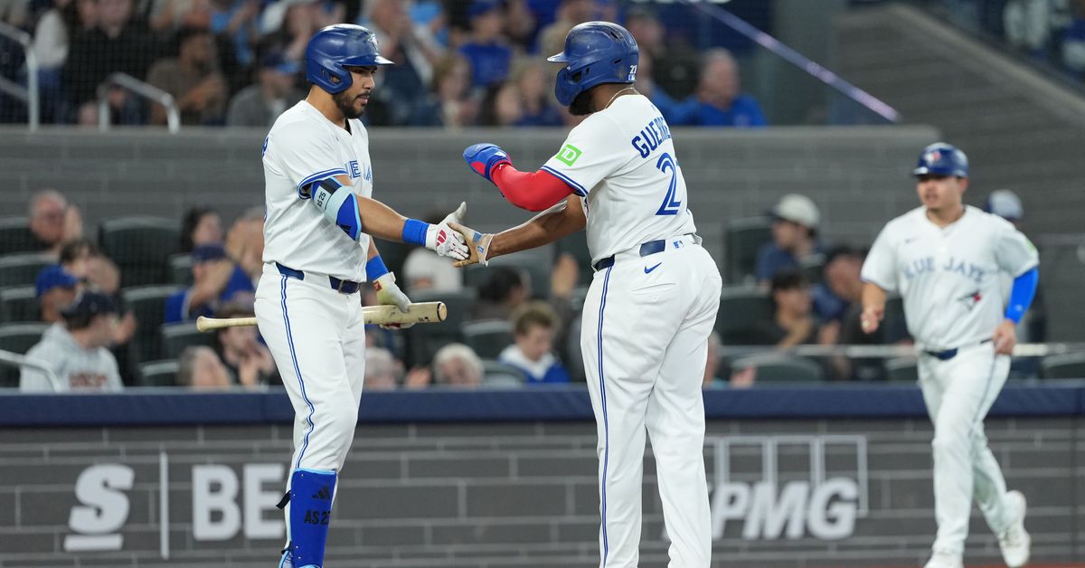 Tuesday Bantering: Jays Links - Bluebird Banter