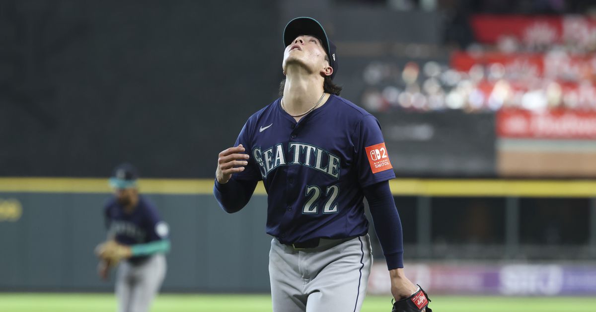 Mariners can’t quite put it together, lose 2-1