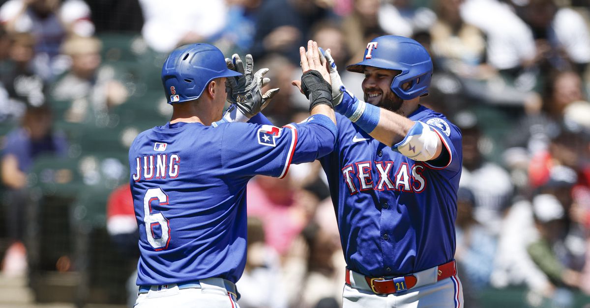 Texas Rangers pick themselves up off mat with comeback win in Chicago
