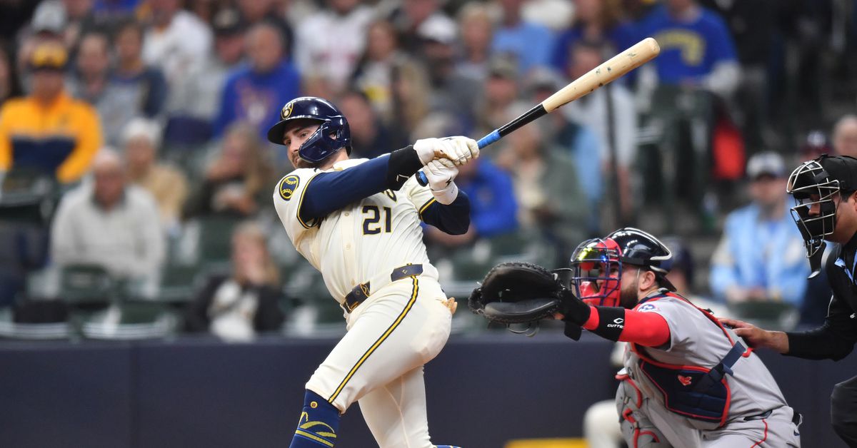 Brewers win in 10th for second straight day as they sweep Red Sox