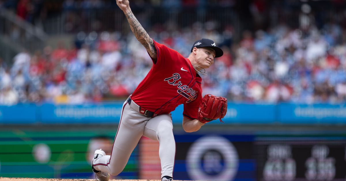 AJ Smith-Shawver exits today’s game in third inning with leg injury