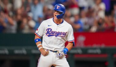Jung's run-scoring single in the eighth helps Rangers beat Blue Jays 2-0