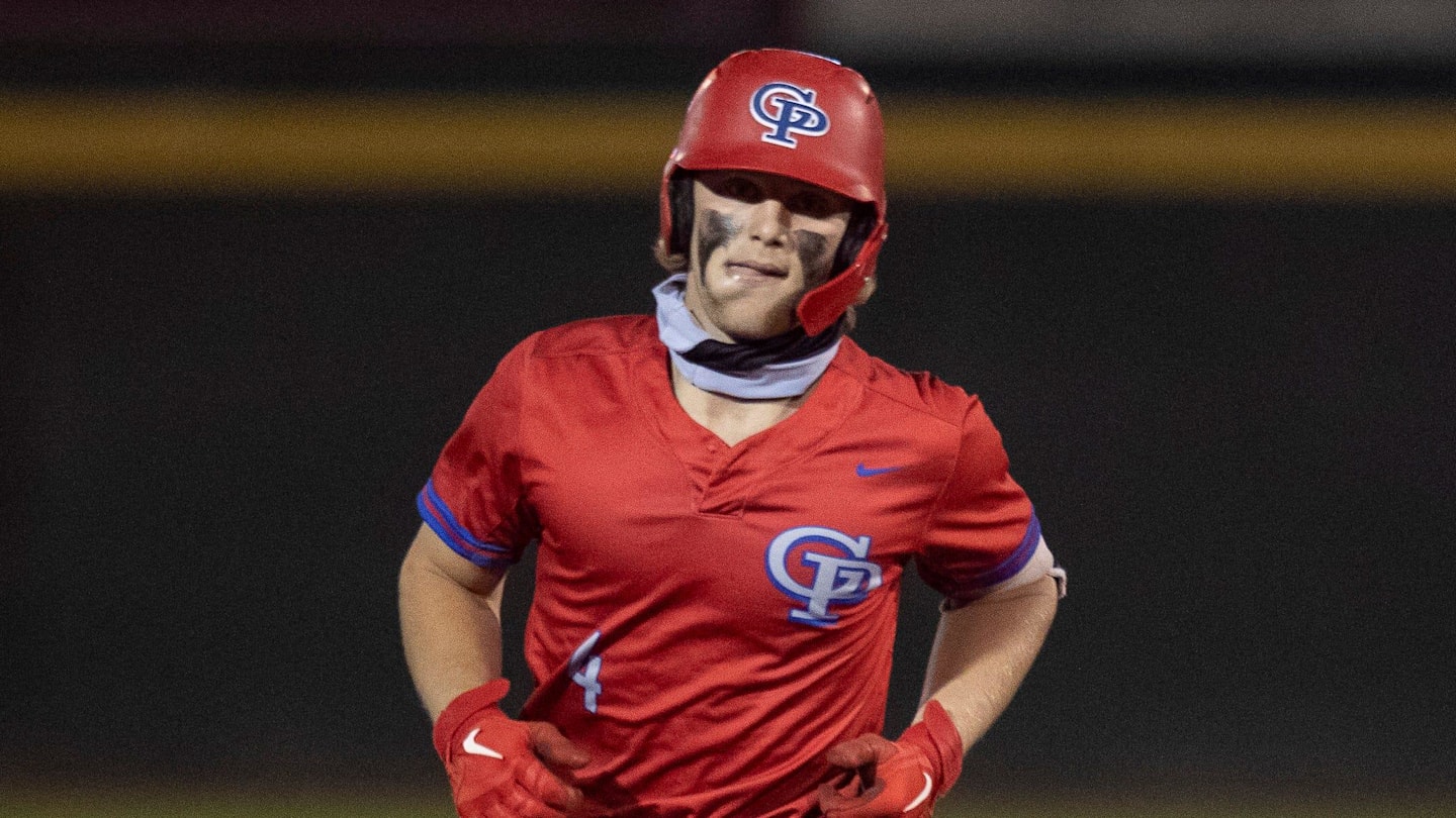 Gregory-Portland's Walker Janek rounds second base