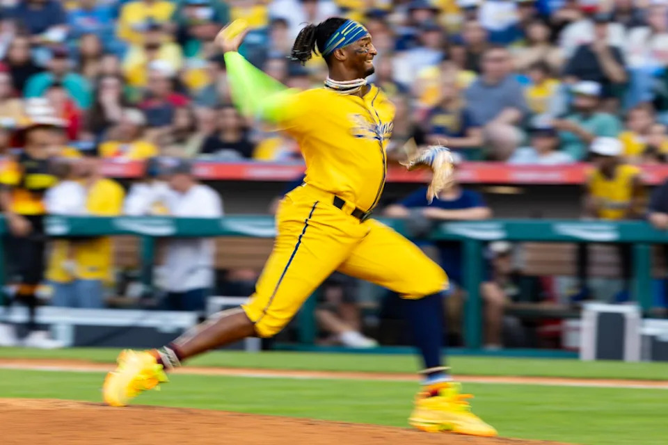 The Savannah Bananas pitcher Correlle Prime throws a pitch.