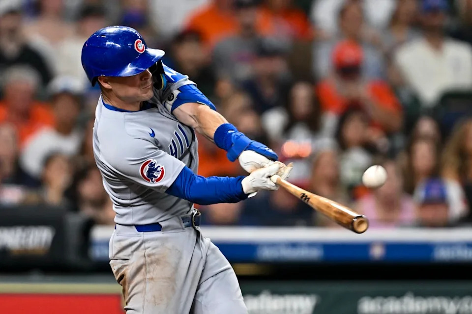 Chicago Cubs third baseman Matt Shaw (6) bats in the second inning against the Houston Astros at Daikin Park.Maria Lysaker-Imagn Images