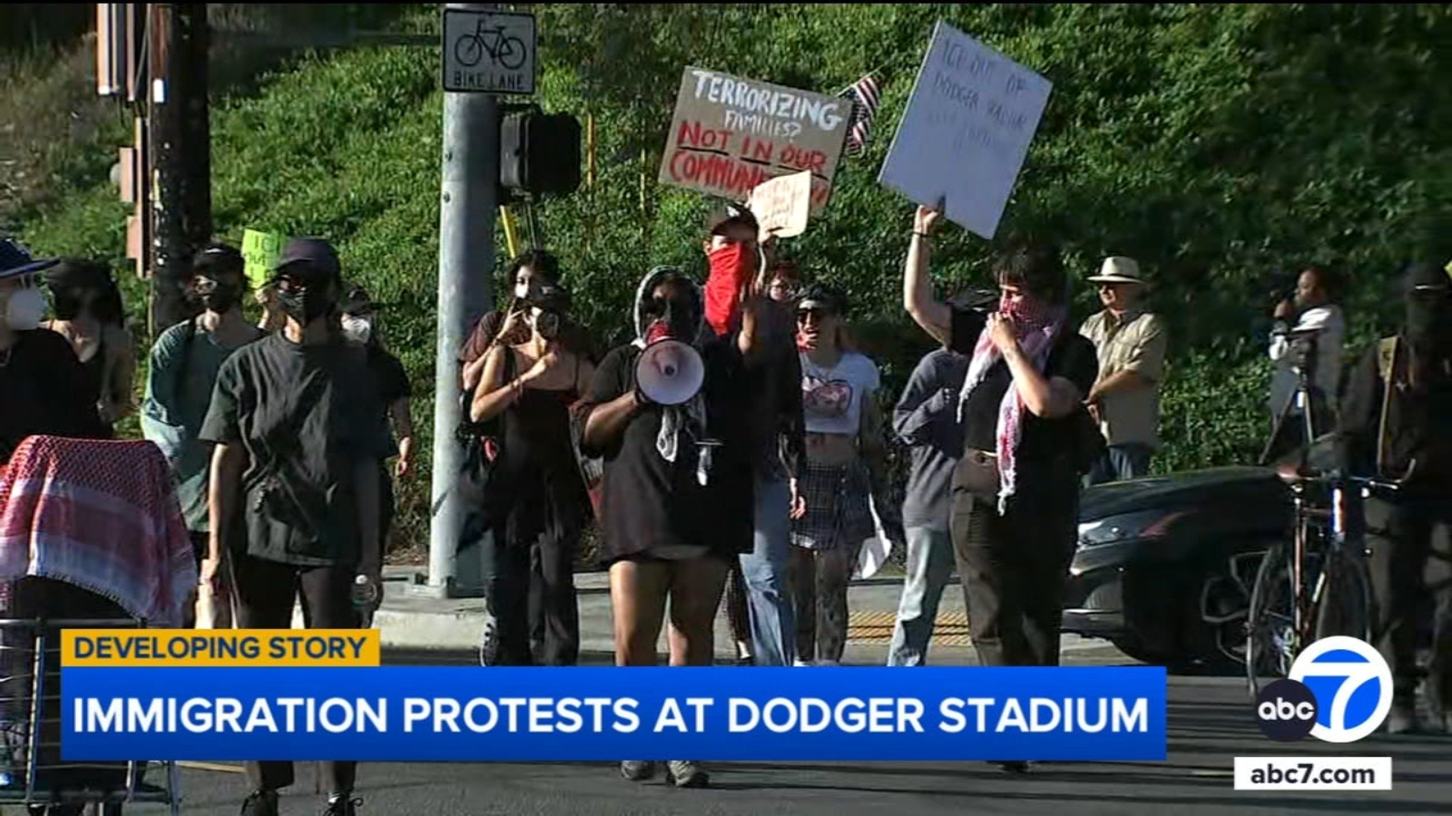 Dodgers delay announcement of plans to assist immigrant communities