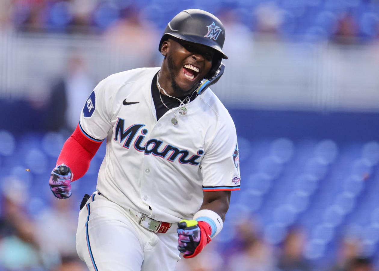 Marlins Callously Cut Ronny Simón, Pirates Nicely Picked Him Up