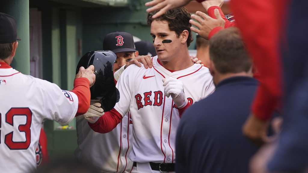 Roman Anthony's first MLB hit and sliding catch lead Red Sox to victory over Rays