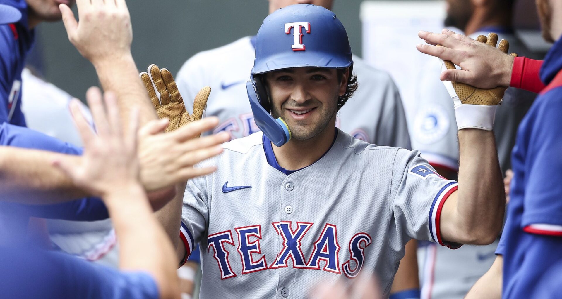 Rangers hit season-high 6 home runs in a 16-3 romp over the Twins