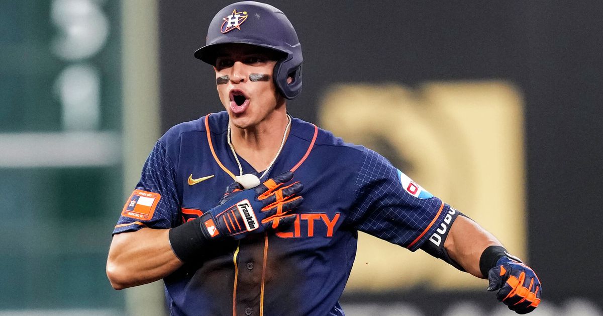 Astros take back-and-forth battle and series; win 8-7