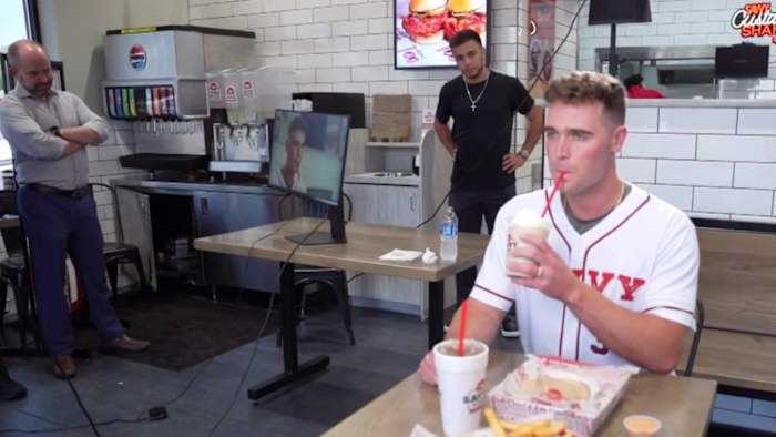 Detroit Tigers’ Kerry Carpenter launches ‘Kerry Bonds’ meal with Savvy Sliders