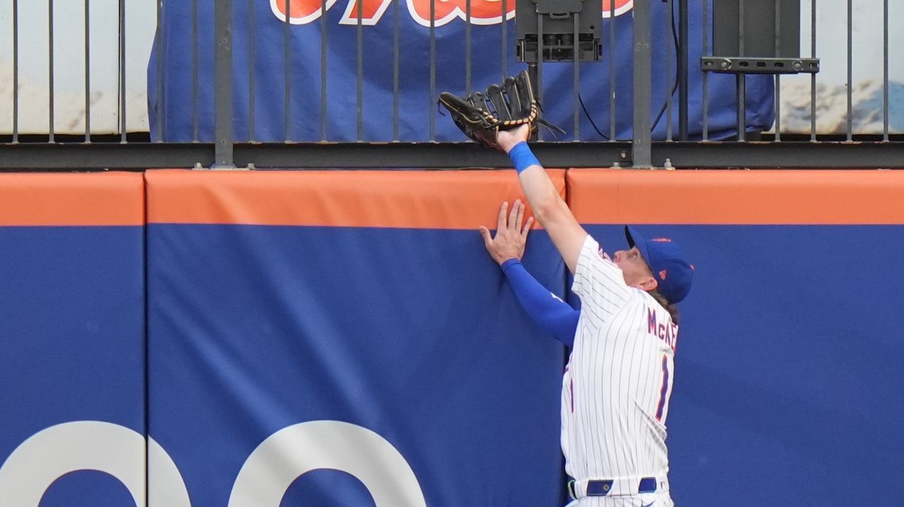 Mets' McNeil is a manager's best friend