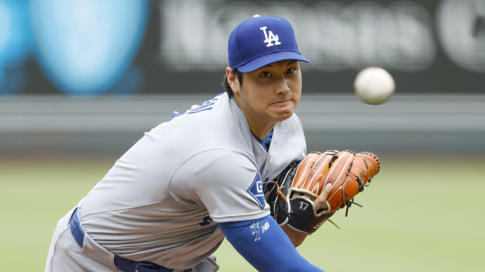 Ohtani throws 2 scoreless innings, hitless at plate in loss