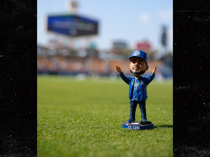 ice cube bobble head getty 1