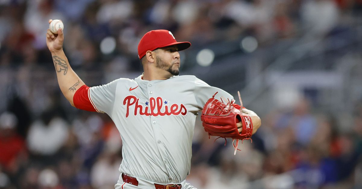 José Ruiz joins Braves active roster, Austin Cox optioned