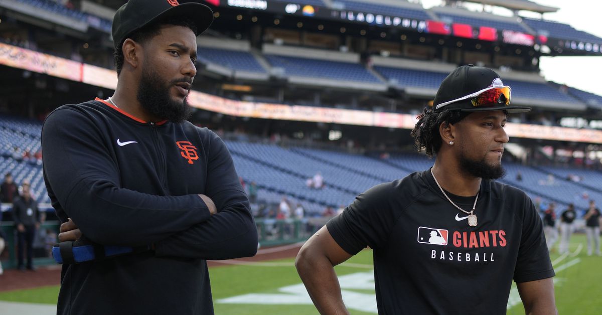 SF Giants roster: Jerar Encarnación activated, Luis Matos optioned