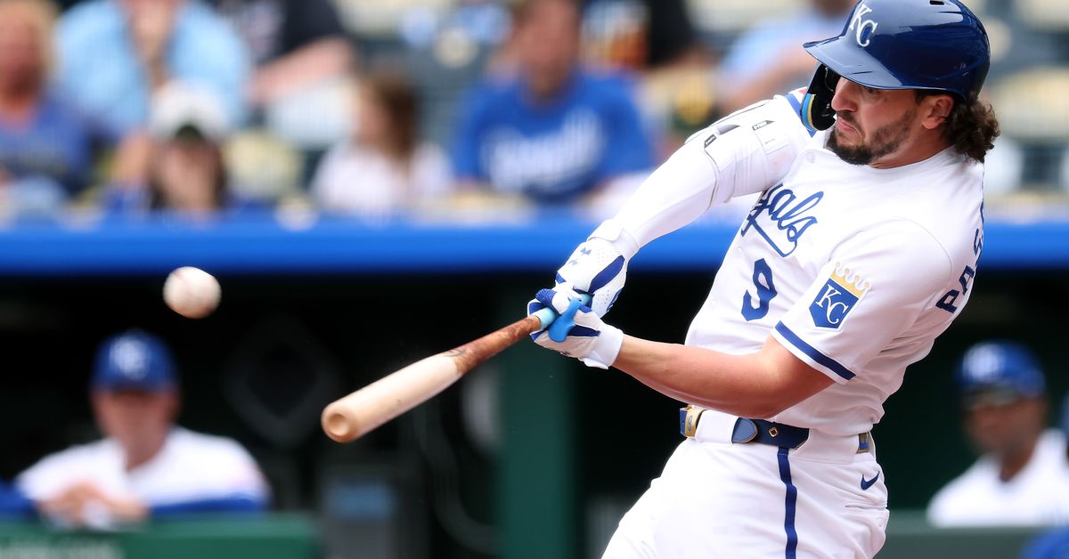 Royals finish the sweep with a 6-2 win in game two of the Rockies double header