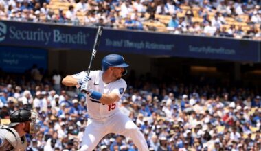 Former Dodger Barnes heads to Giants on minor-league deal