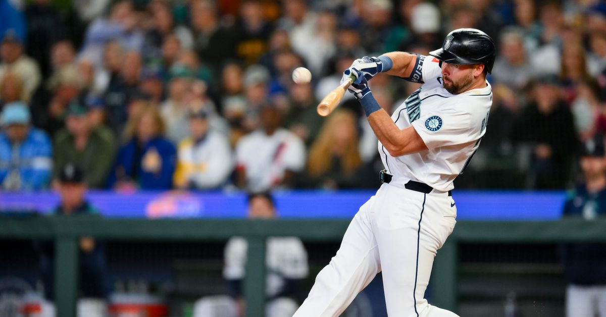 Cal Raleigh wins American League Co-Player of the Week