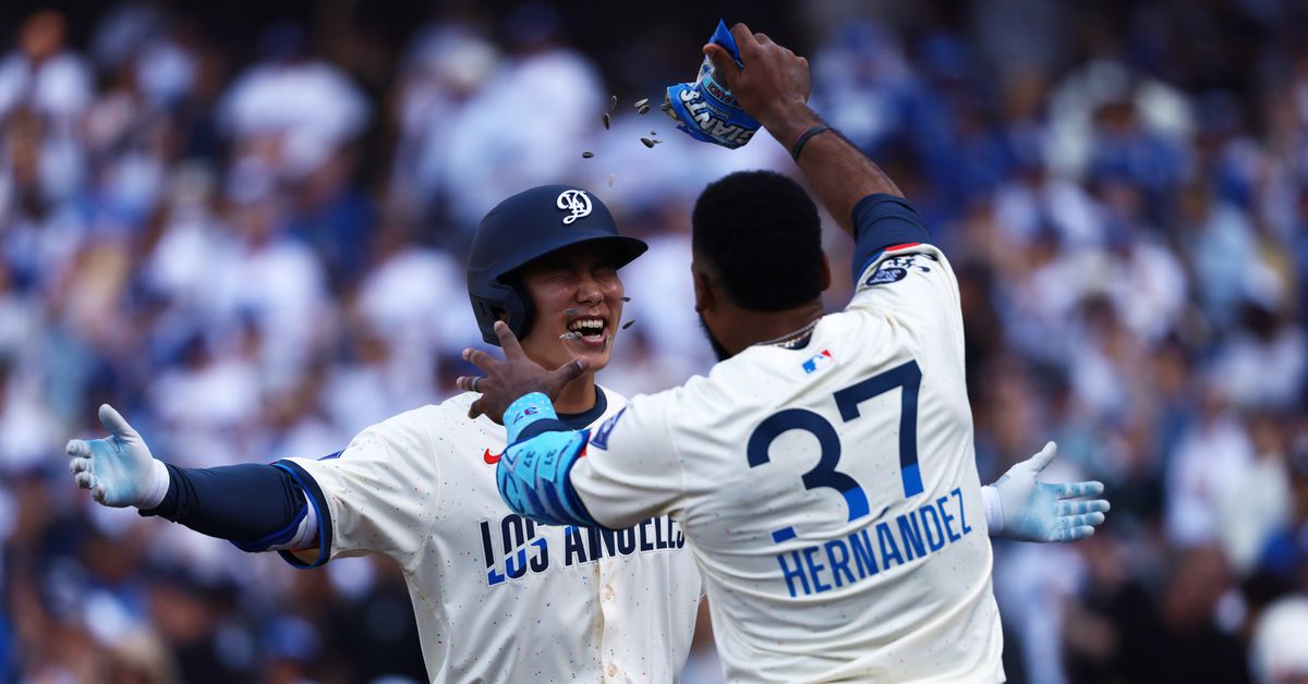 Dodgers take the series vs. Yankees, ignite for 18 runs