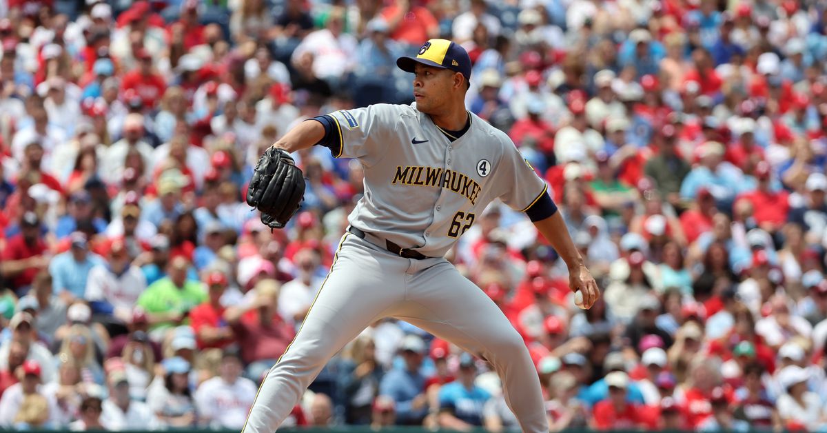 Quintana keeps Phillies grounded, offense breaks through in 5-2 win