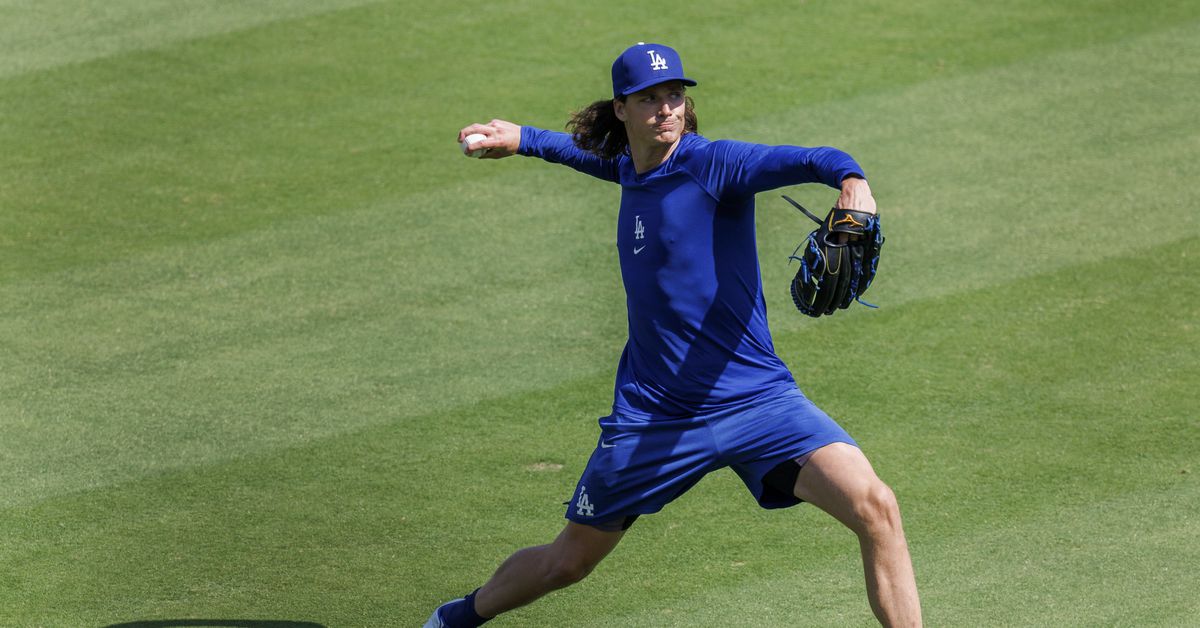 Dodgers news: Tyler Glasnow, Mookie Betts, Luis García