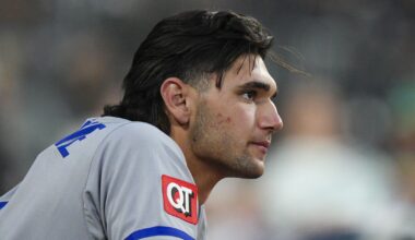 Royals fall apart in eighth inning in 7-2 loss to White Sox