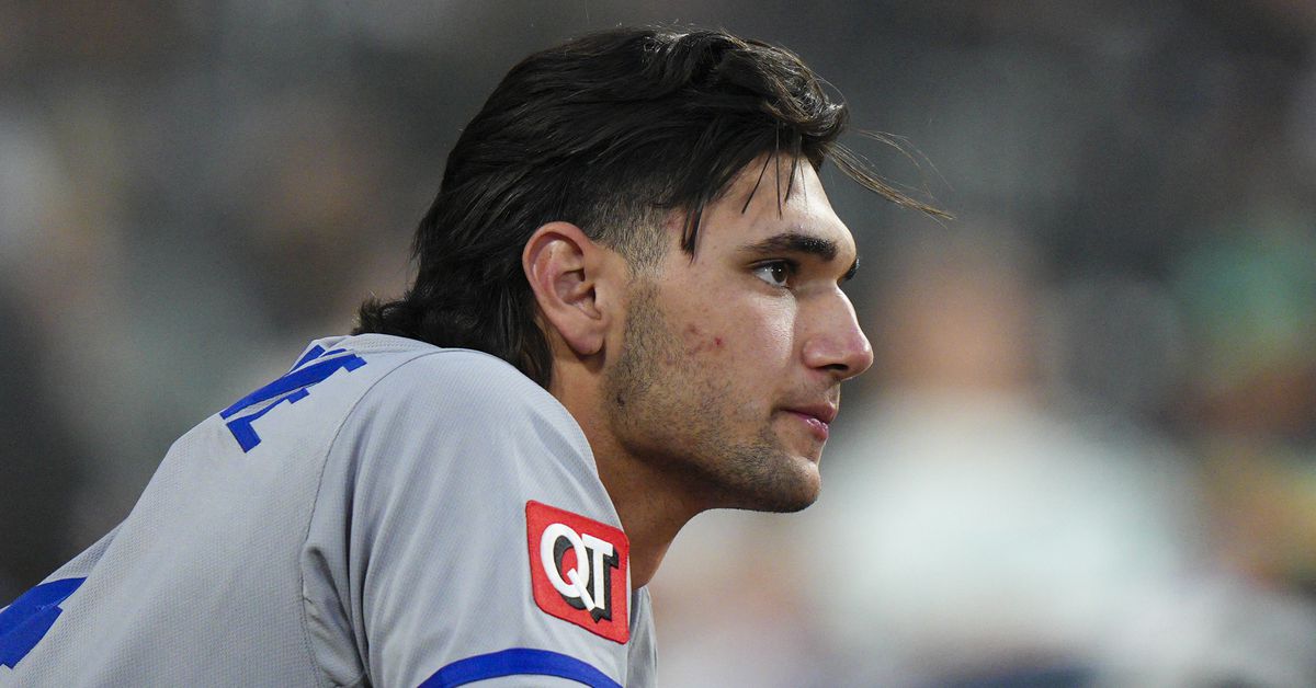 Royals fall apart in eighth inning in 7-2 loss to White Sox