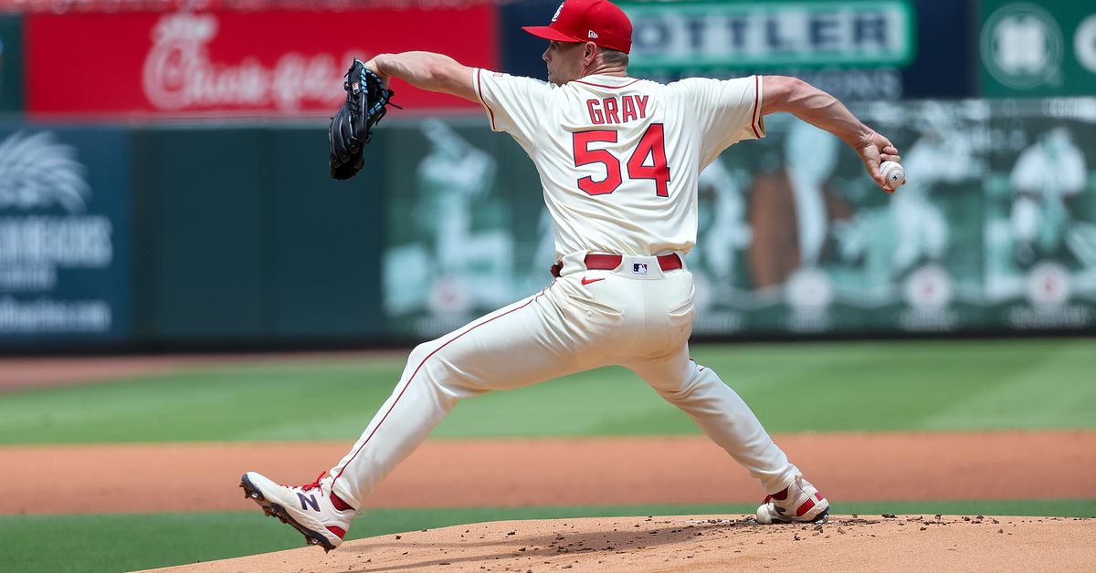 Arenado, Pozo play hero as Cards pull off dramatic comeback win