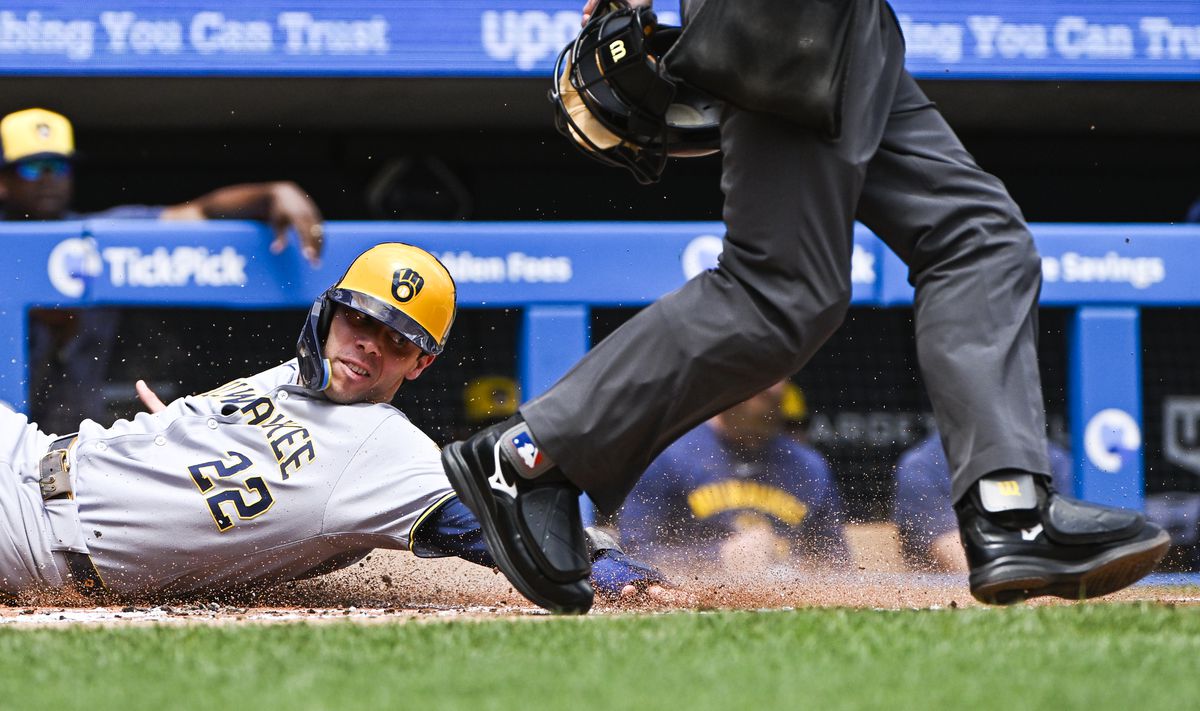 Milwaukee Brewers v Minnesota Twins