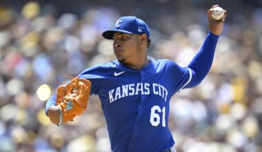 Padres walk off Royals 3-2 after getting to KC bullpen