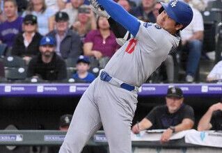 Ohtani Slugs 300th Home Run in Combined Japan, U.S. Career