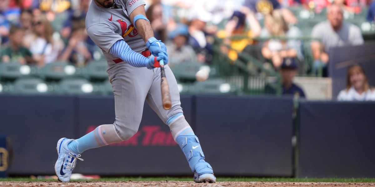 Yelich homers and Megill escapes a 9th-inning jam as the Brewers top the Cardinals 3-2