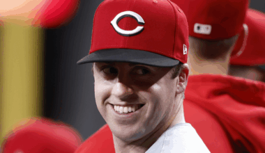 Reds outfielder claimed by Mariners