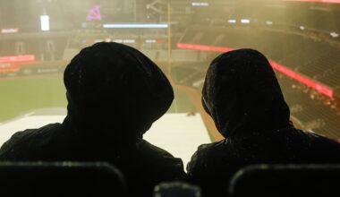 Phillies ambush Braves in series-opening blowout