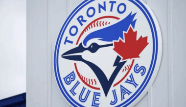 Toronto Blue Jays closing in on World Series winning pitcher