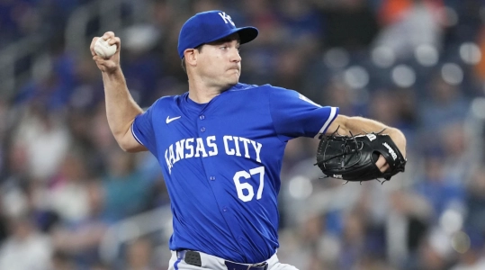 Blue Jays emerge as top trade destination for Royals All-Star pitcher. #BlueJays #Royals #Trade #Lugo