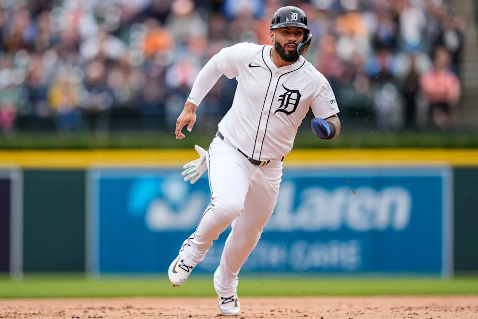Detroit Tigers second baseman Gleyber Torres (25) runs towards third base against San Francisco Giants during the fifth inning at Comerica Park in Detroit on Wednesday, May 28, 2025.