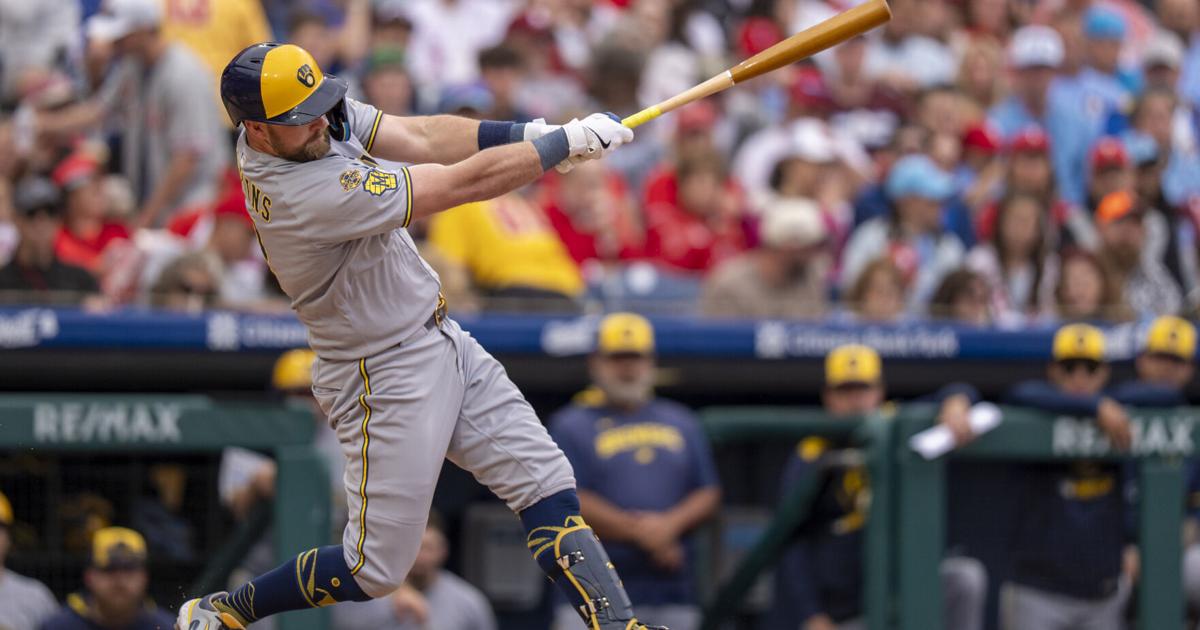 Hoskins has 2 HRs and 6 RBIs, Chourio adds 4 hits and 5 RBIs as Brewers beat Phillies 17-7 | MLB