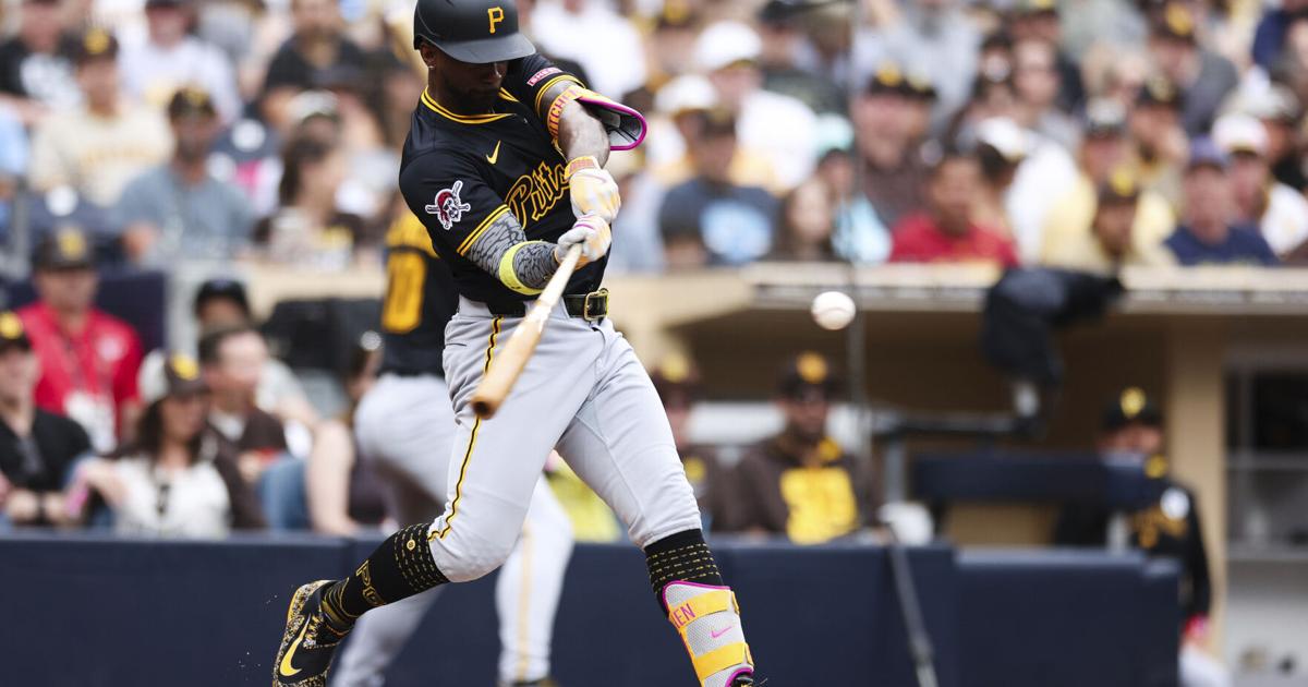 McCutchen ties Clemente on Pirates' all-time homers list in loss to Padres | Sports