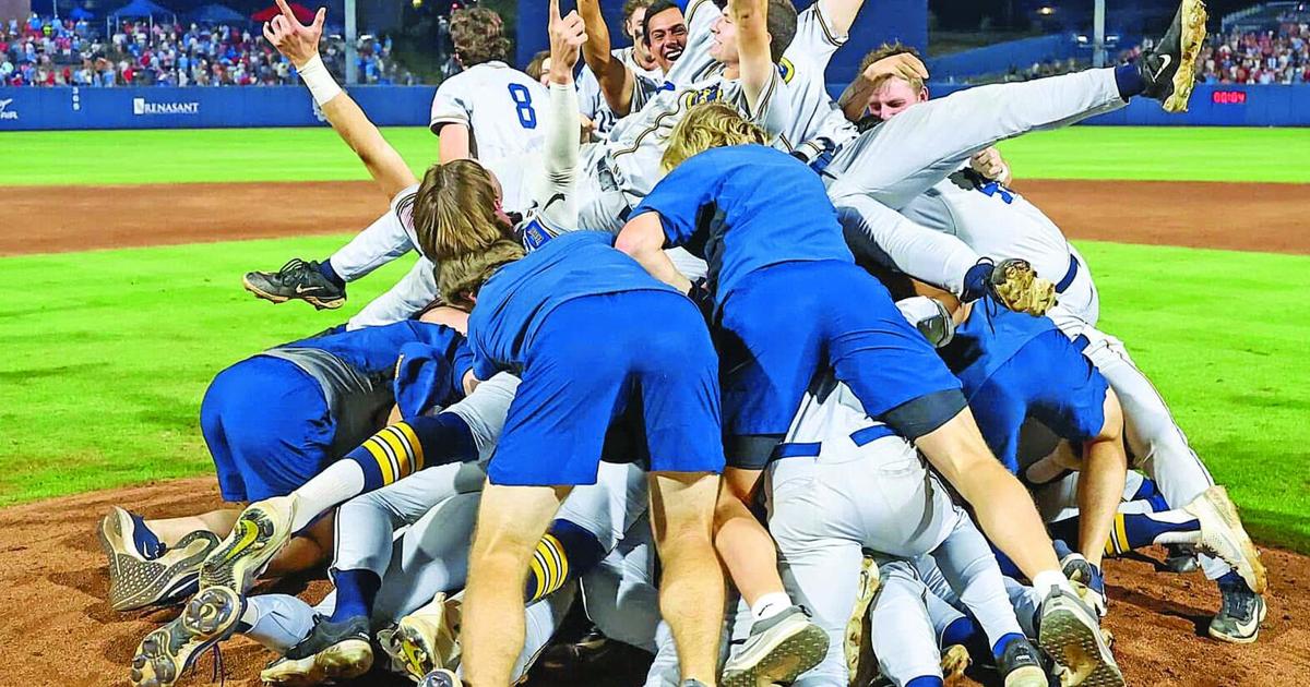 Murray State in 4th NCAA Baseball Championship; On to the Supers; Racers withstand furious Ole Miss rally to earn first-ever regional crown | Murray State