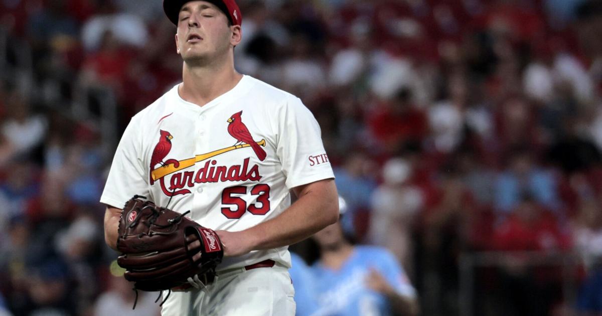 Royals vaporize a 5-run deficit by rocking Cardinals' pitching, pull away for 10-7 win