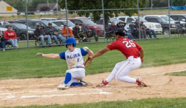 Blue Demons extend win streak with late comeback | Sports
