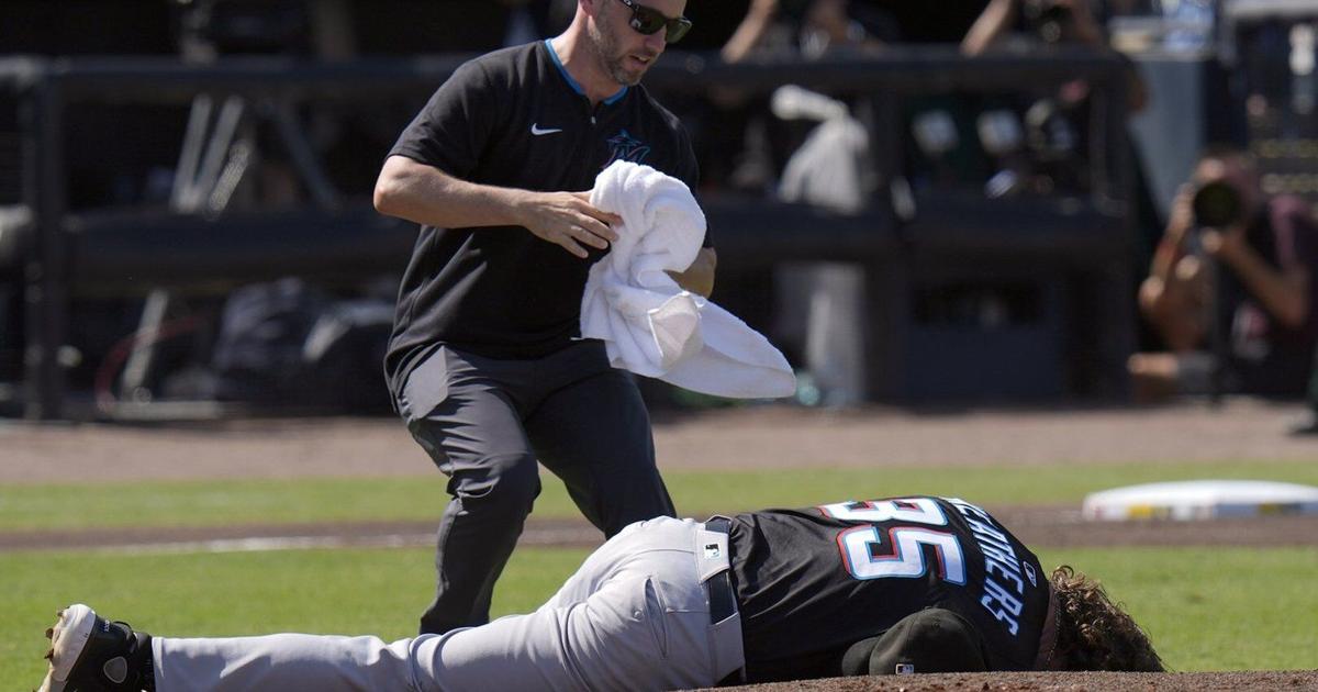 Marlins starter Ryan Weathers pitches 3 innings after getting hit in the head by catcher's throw - Toronto Star