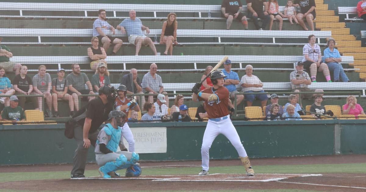 Doggy Paddlers aim for three wins in a row hosting Burlington after thrilling win over Alton | Sports