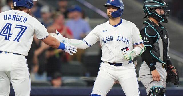 Bichette homers, Guerrero drives in three runs as Blue Jays dump Diamondbacks 8-1 | National Sports